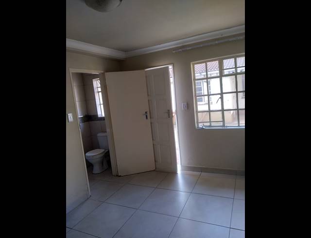 1 bed property to rent in OBSERVATORY
